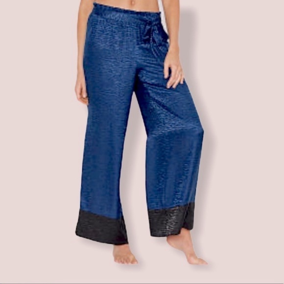Victoria's Secret Pants - Victorias Secret Wide leg pants zebra print blue